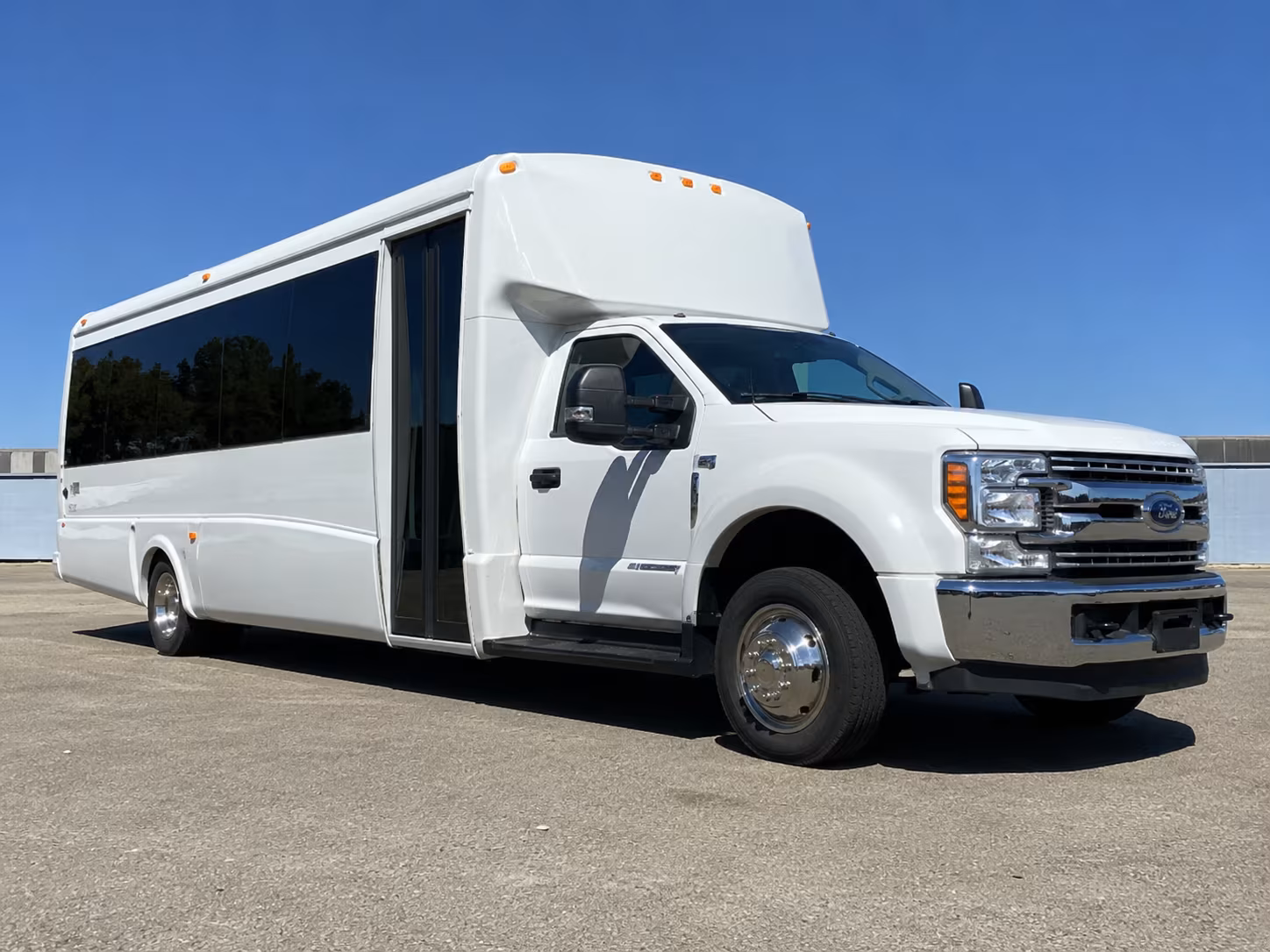 inglewood long distance transportation onboard seating